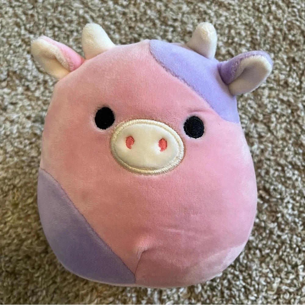 Mini cow squishmallow